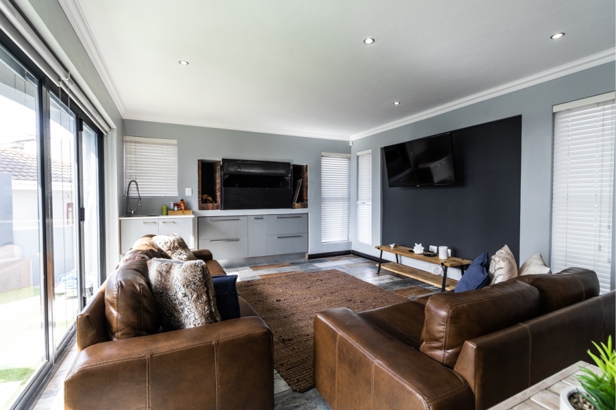 4 Bedroom Property for Sale in Calypso Beach Western Cape